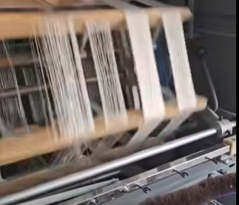 VIDEO Singura familie din țară care mai produce mătase naturală în gospodărie va deschide un muzeu al borangicului într-o localitate din Vâlcea