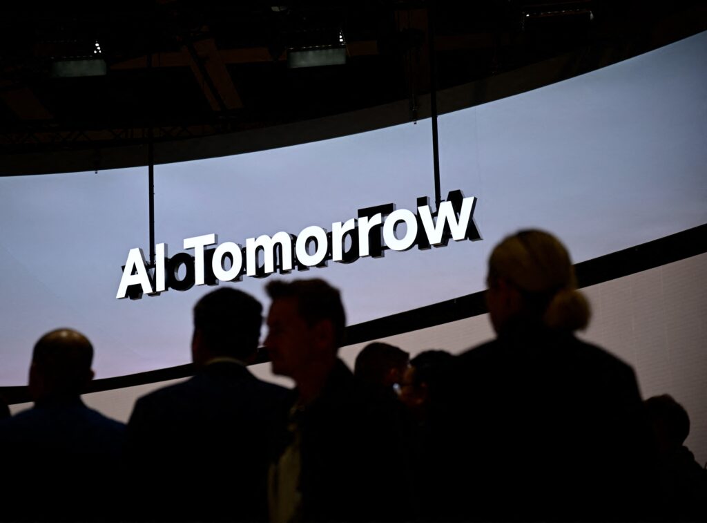 Microfonul AI prezentat la IFA 2026 scrie și trimite texte fără să atingi tastatura