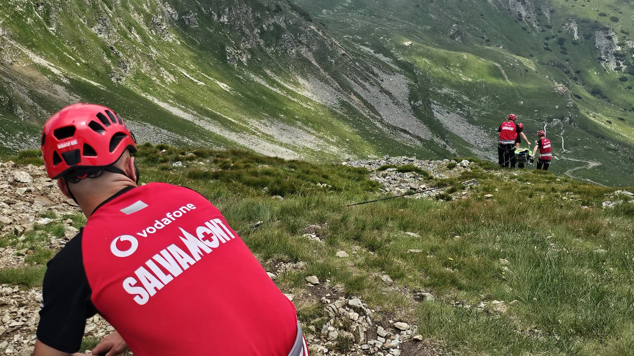 Urgență în Cheile Turzii! Turist polonez ajutat de Salvamont Cluj după ce un pas greșit la trimis la spital: A fost predat ambulanței