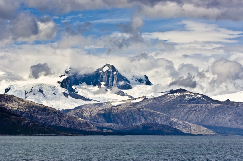 Giganții tech vor să dezvolte noi centre de date în Patagonia argentiniană / Temperaturile scăzute și energia regenerabilă, printre avantaje