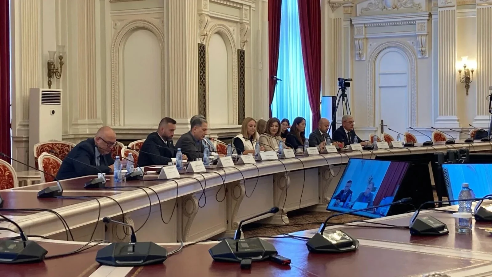 UPDATE LIVE - Ancheta din Senat: Protagoniștii Ilie Bolojan și Simina Tănănescu nu au venit la audieri / PNL și USR cer extinderea anchetei cu zborul spre Mykonos