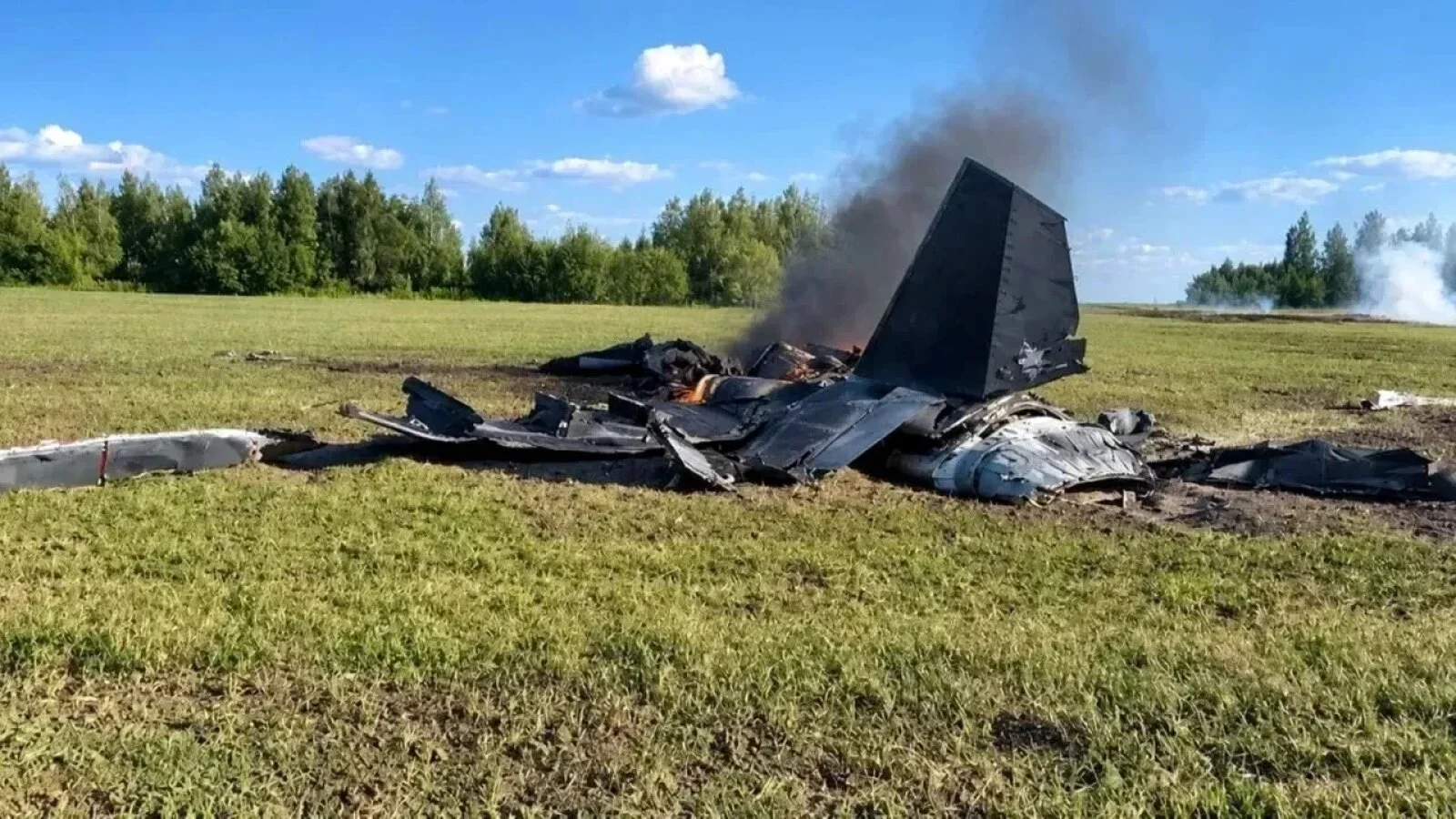 Două avioane de luptă ale Rusiei s-au ciocnit în aer. Un pilot a murit