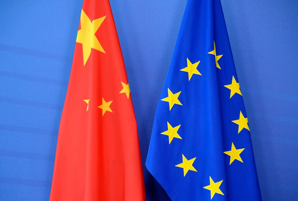 Comisia Europeană intenționează să permită statelor UE să excludă furnizorii chinezi din licitații / Miza: Aproximativ 600 de miliarde de euro în contracte publice în fiecare an