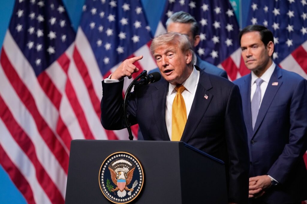 Trump afirmă că războiul cu Iranul se va încheia „imediat” după alegerile de la jumătatea mandatului care se desfășoară în SUA, în noiembrie: „Sunt disperați să încerce să influențeze alegerile”