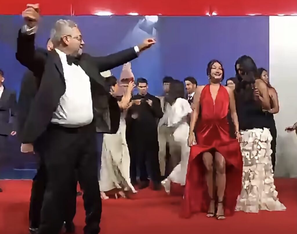 VIDEO Lansare cu manele la Veneția a filmului ”Eu contez” (I Matter) / Alina Șerban e prima regizoare de etnie romă selecționată la festival, în cele 83 de ediții