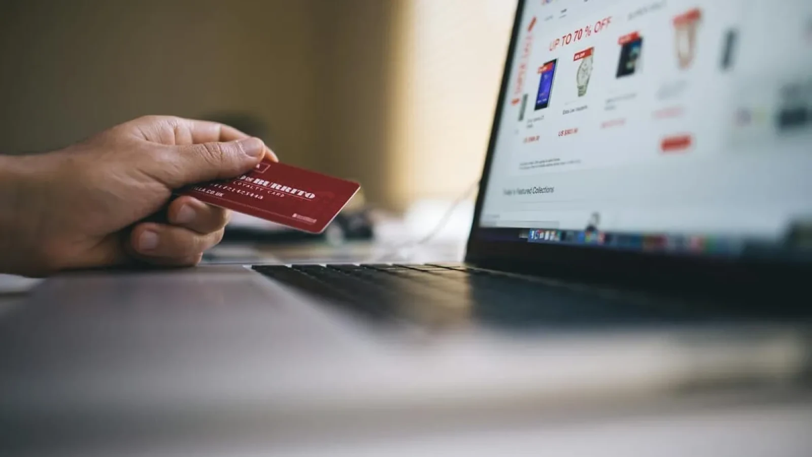 Ai 10.000 de euro în cont? Cât îți „mănâncă” inflația din economii într-un singur an