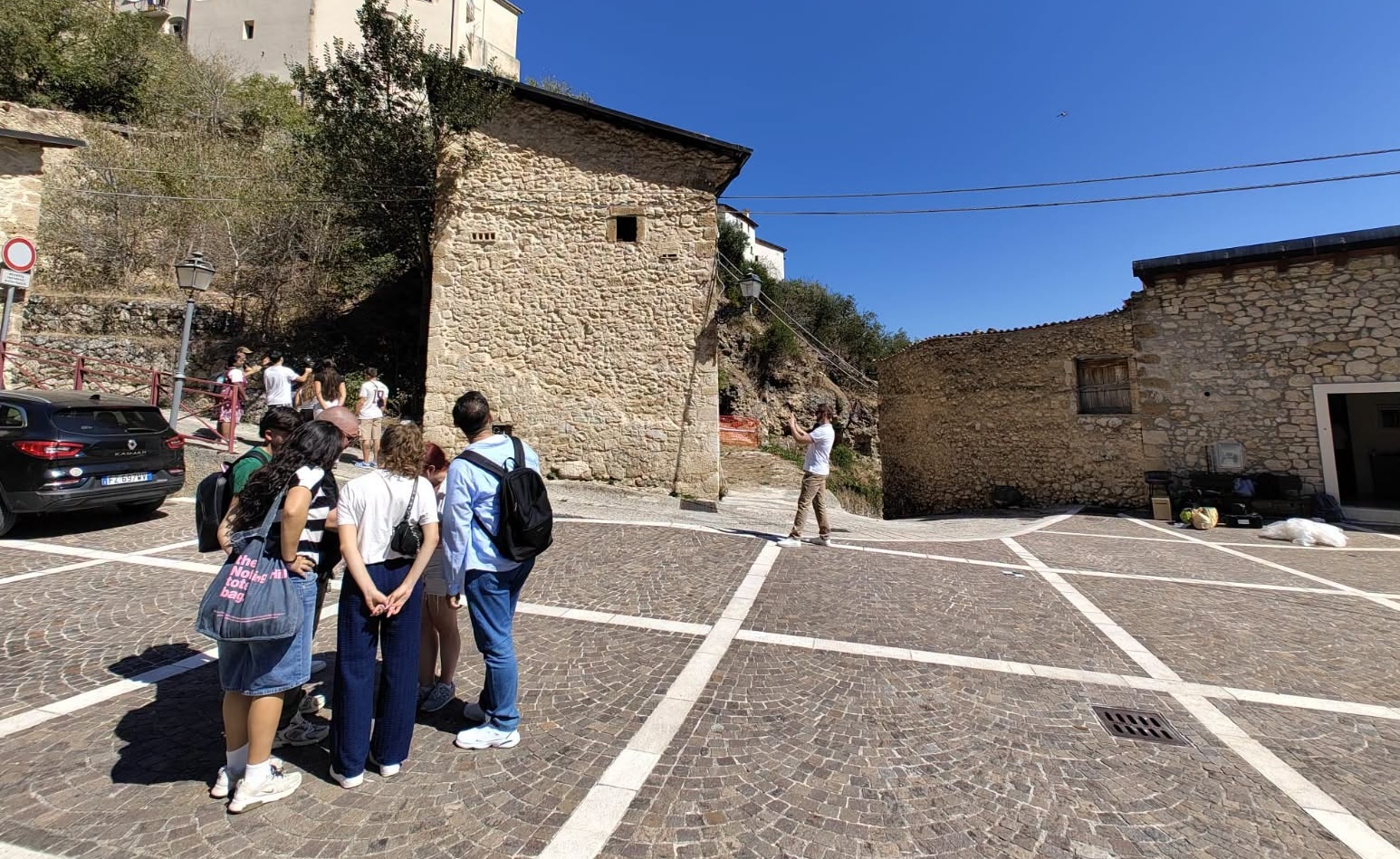 Cum „clonezi” o clădire reală în calculator? Cinci studenți de la UTCN au aflat în Italia, la o școală de vară cu drone, scanere laser și tehnologie LiDAR