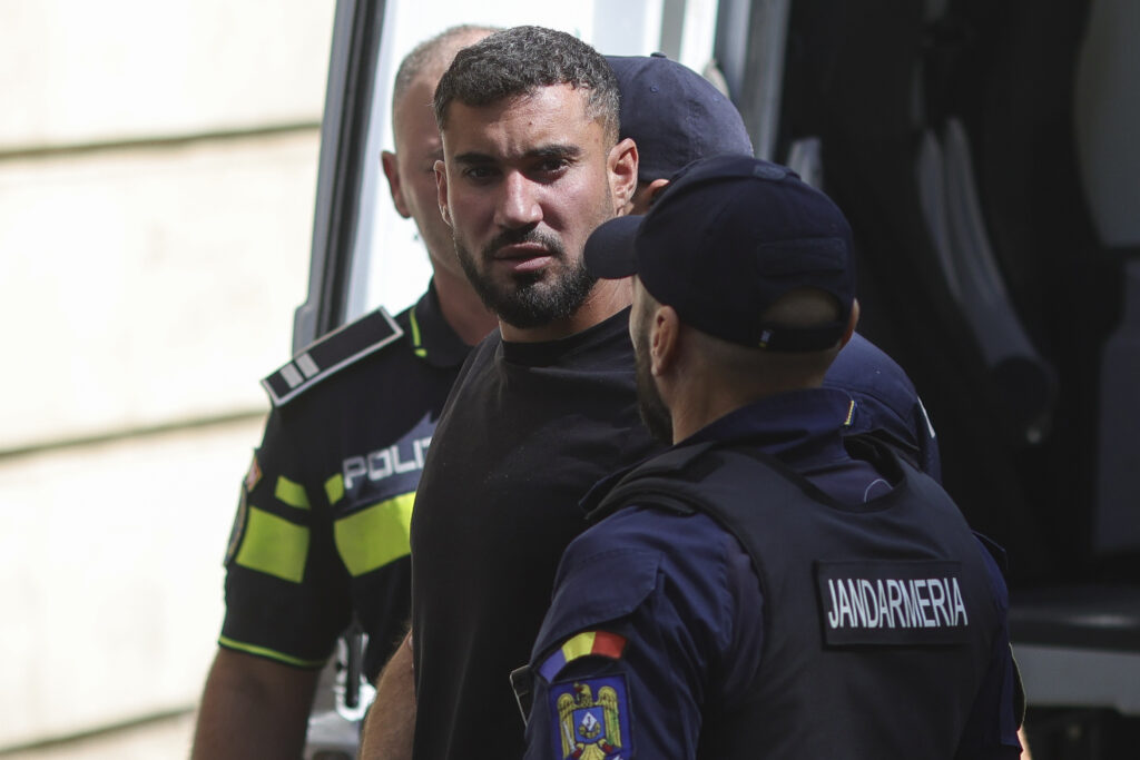 SURSE Rapperul suedez Haval Khalil va fi predat vineri unei escorte suedeze pe aeroportul Otopeni / Este acuzat de complicitate la tentativă de omor, șantaj, extorcare și legături strânse cu rețele de crimă orgamizată din Suedia