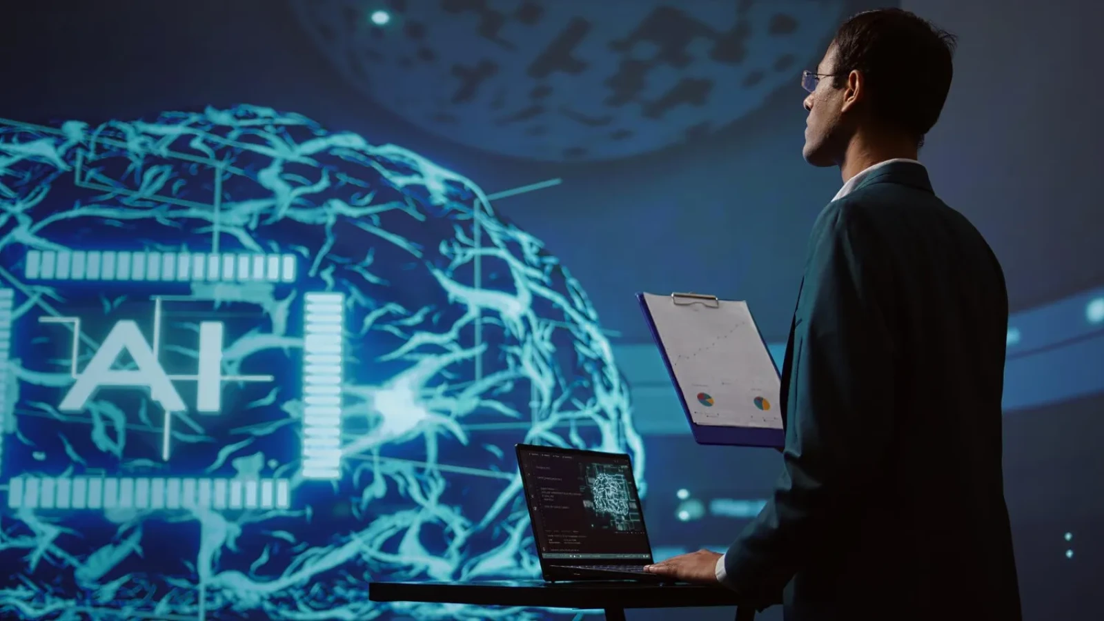 Avertisment privind pericolele inteligenței artificiale: Anthropic a blocat tentative de folosire a AI pentru dezvoltarea armelor biologice