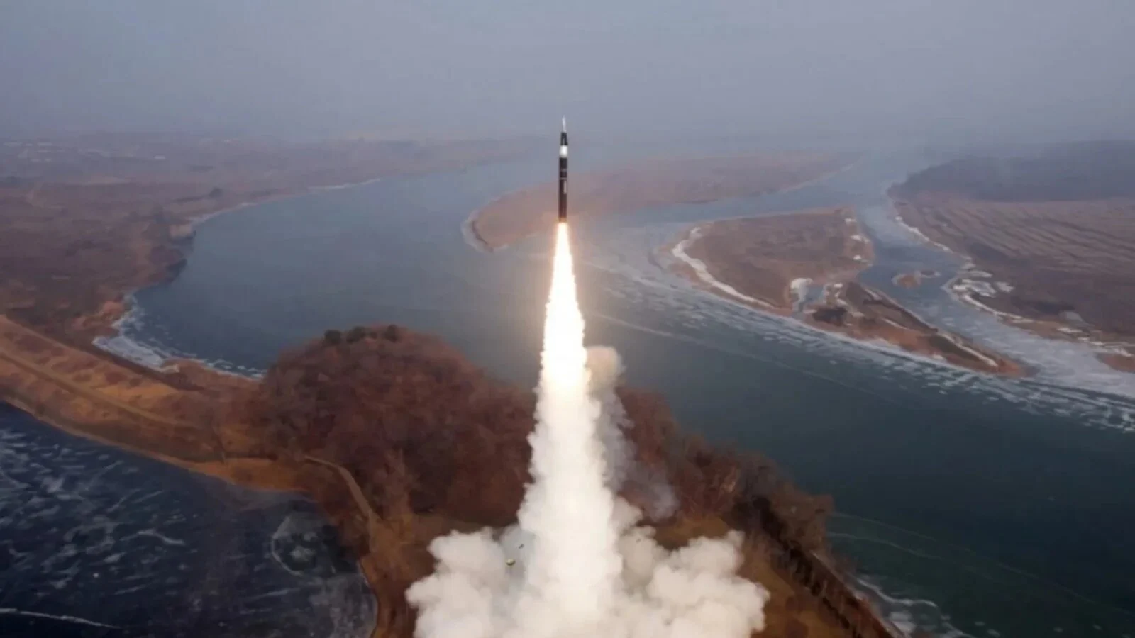 Coreea de Nord a lansat un proiectil neidentificat în Marea Japoniei