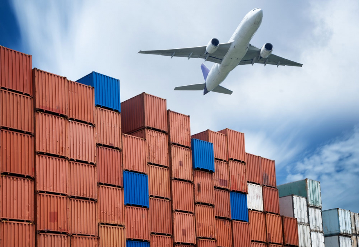 Aeroportul din Cluj i-a luat fața Otopeniului! Clujul încarcă 40,2% din toată marfa care zboară pe rutele interne din România, față de 34,1% la București