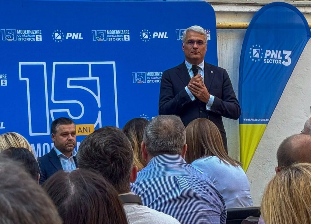Pîslaru, din calitatea nouă de șef al PNL Sector 3, îi laudă pe Bolojan și pe Boc, considerând că aceștia ar reprezenta modelul ideal de lideri în administrația locală