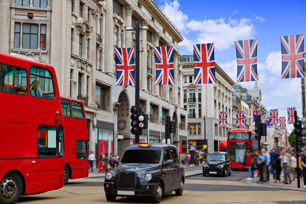 Un diplomat american, implicat într-un dosar de pedofilie, ar fi fost scos pe furiș din Londra