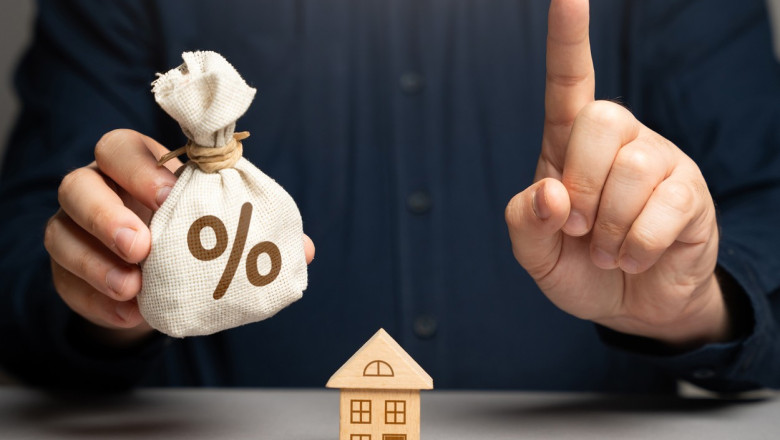 Dobânzile României au explodat la maximul ultimelor luni! Analiștii avertizează că țara e la un pas de retrogradare, iar leul ar putea sări de 5,3 lei/euro