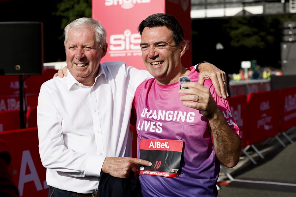 Andy Burnham, printre cei 63.000 de participanți la Great North Run / Premierul britanic a terminat semi-maratonul în mai puțin de două ore