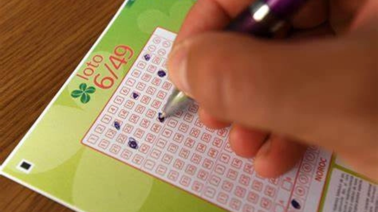 S-au tras numerele la loto în cea mai importantă ediție, cu două extrageri suplimentare: Ce numere au ieșit câștigătoare