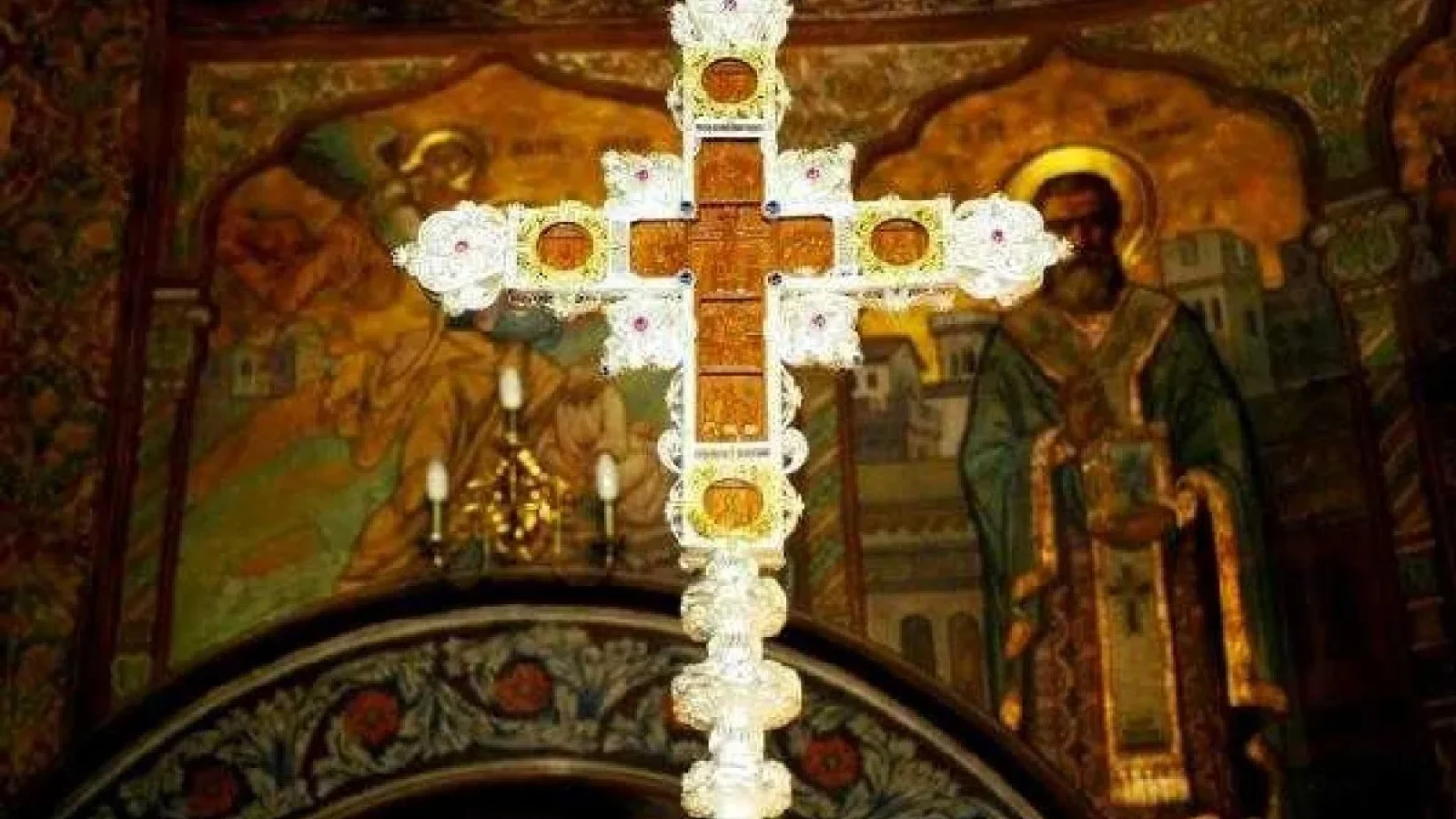 Înălțarea Sfintei Cruci, sărbătorită pe 14 septembrie. Semnificații religioase și obiceiuri populare