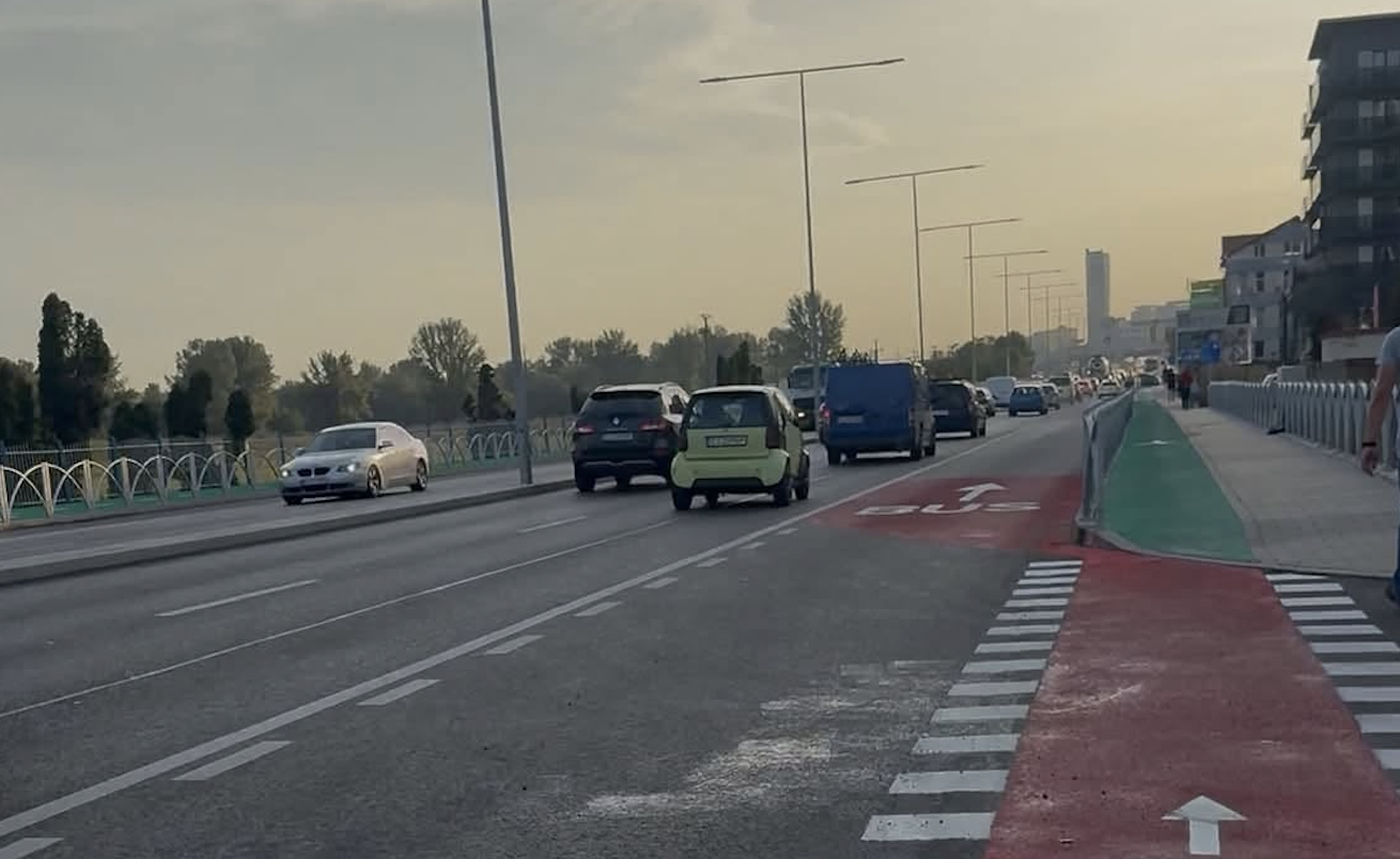 Coșmarul unui biciclist clujean care face naveta Florești – Mănăștur: Patru șoferi era să îl calce în șapte zile. „Vă rog, aveți mare grijă”