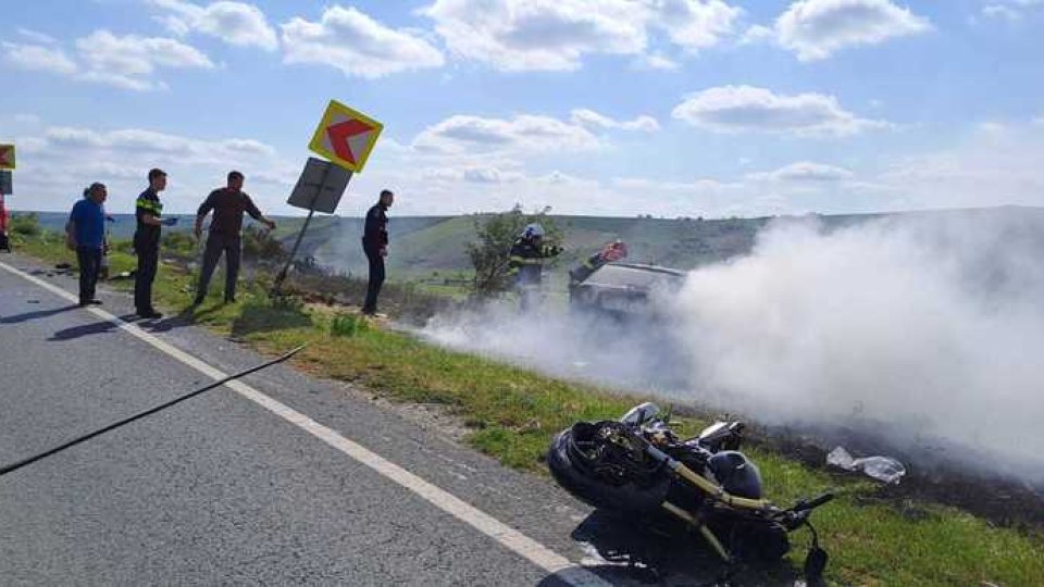 Accident grav pe drumul Cluj–Oradea, trafic blocat! Doi motocicliști, în stare gravă după ce au intrat într-un TIR