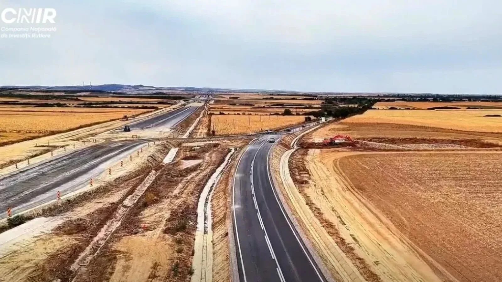 VIDEO Operațiune spectaculoasă pe Autostrada Transilvania: Un drum național a fost mutat, iar lotul spre Ungaria poate fi deschis anul acesta