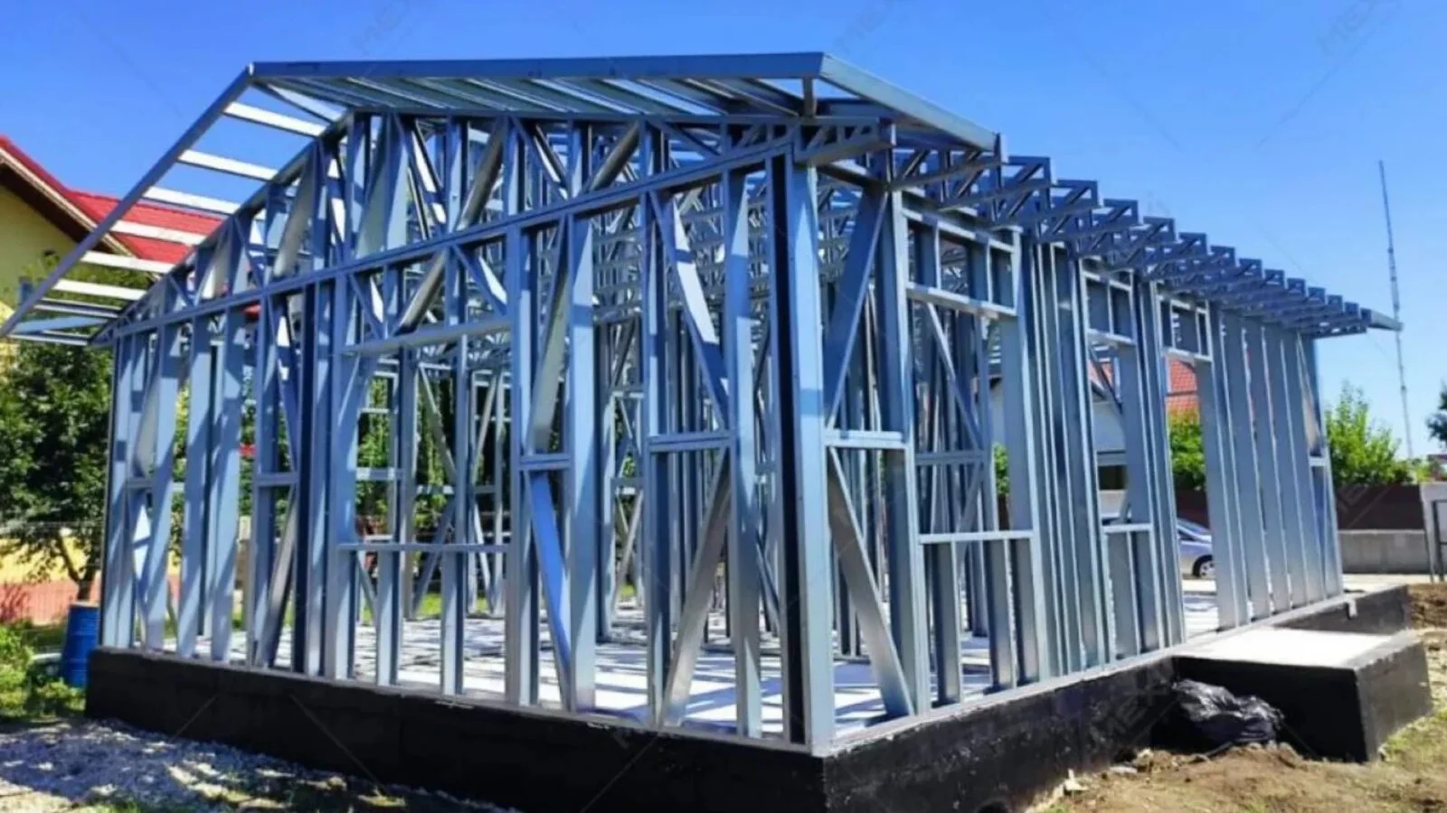 Ce spun constructorii despre casele din metal: Este la fel de sigură ca o structură clasică la cutremur?