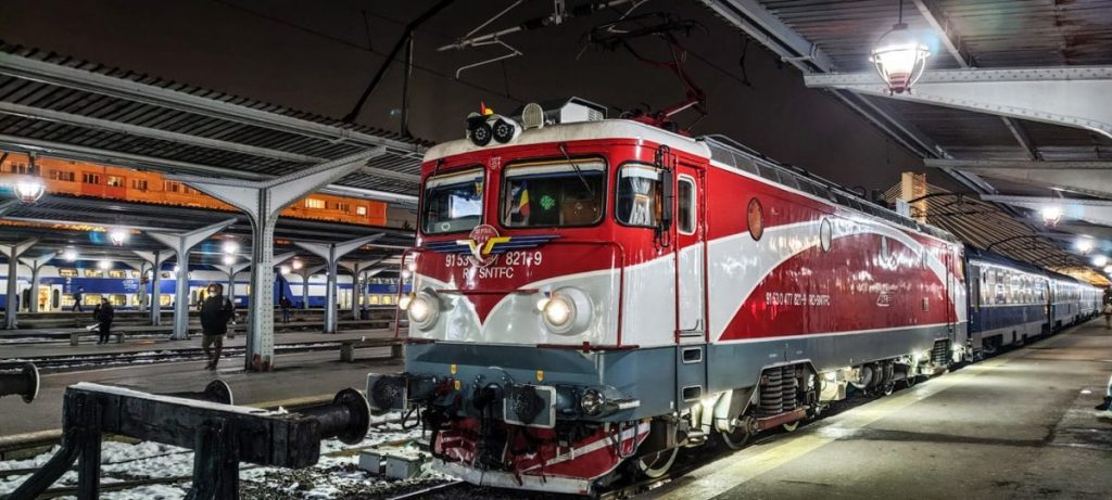 CFR Călători e fără buget de 257 de zile / Sindicat: ”Trenurile se vor opri” / ”E nepăsare, incompetență sau există alte interese?”