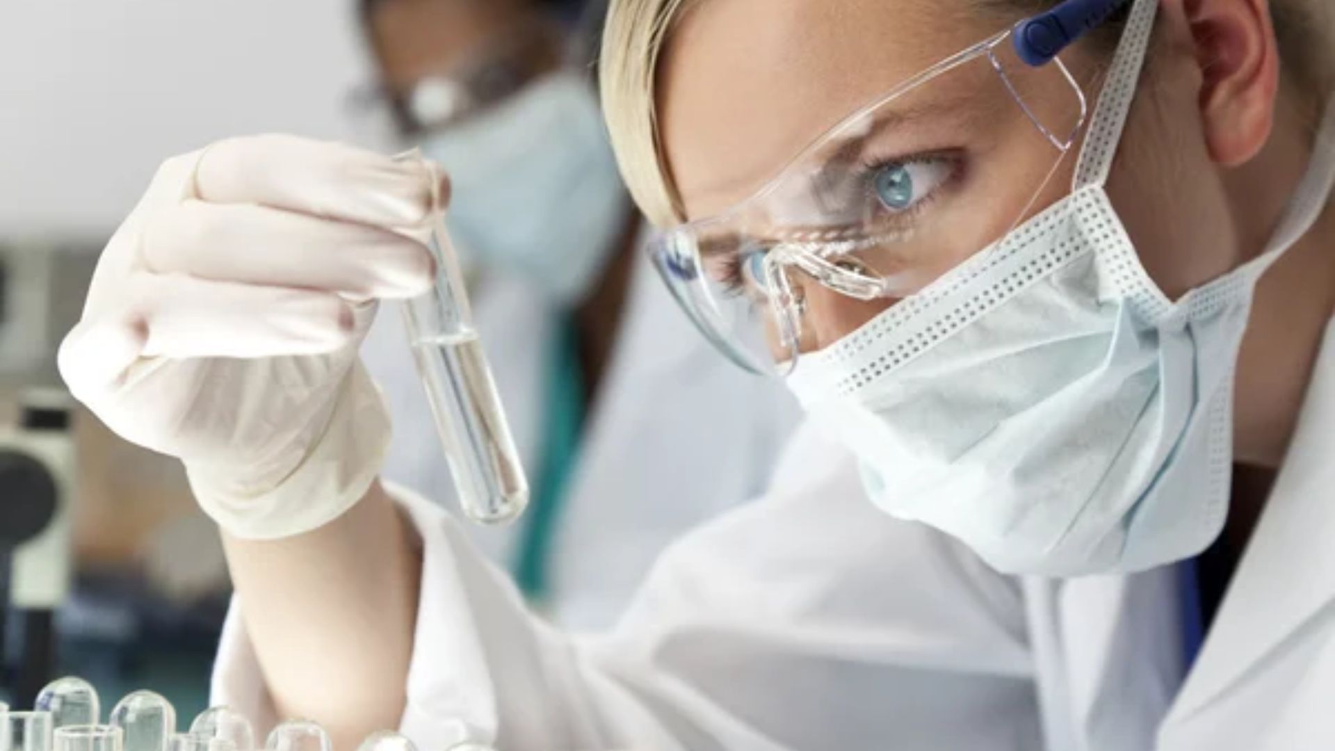 Vrei să lucrezi în laborator și să faci cercetare medicală? O oportunitate importantă este pusă la dispoziția viitorilor specialiști la UMF Cluj