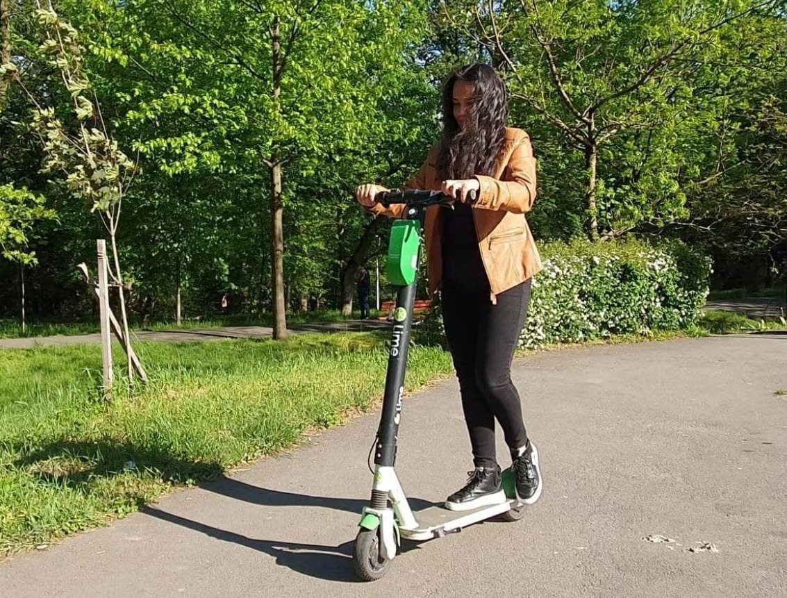 Revoltă împotriva trotinetelor în Cluj. Părinții clujeni cer măsuri dure împotriva lor: „Să intervină paznicii din parc”