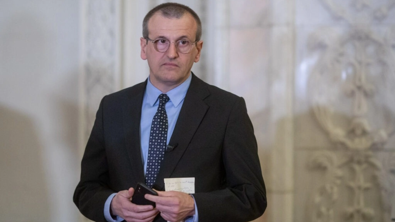 Avertismentul lui Cristian Preda după amânarea numirii unui nou premier: Violențele riscă să se extindă