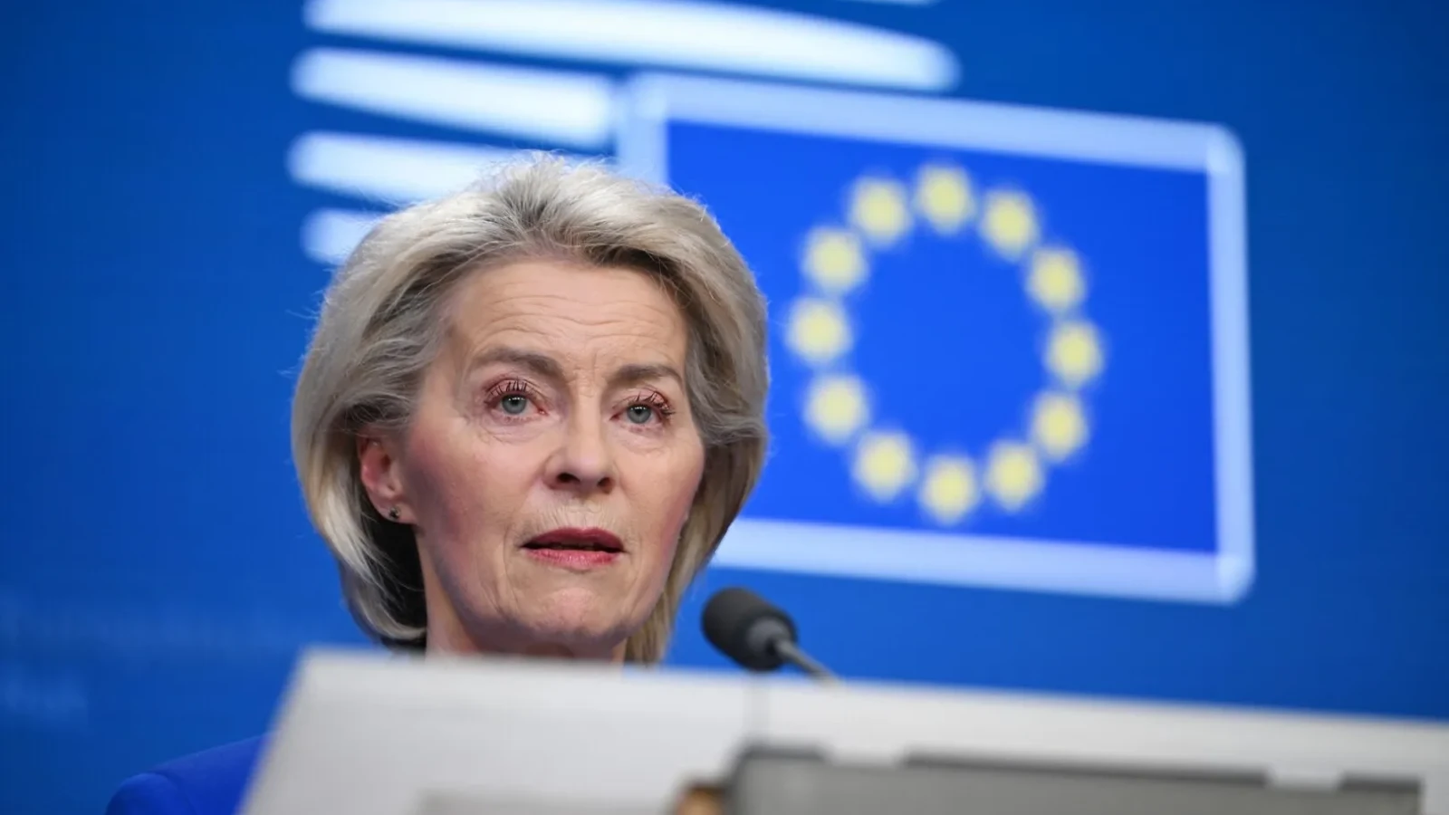 VIDEO Ursula von der Leyen îi spulberă pe „suveraniști”, în discursul ei privind starea UE: se pregătește „Articolul 4” / „Numai Europa poate furniza o suveranitatea reală”