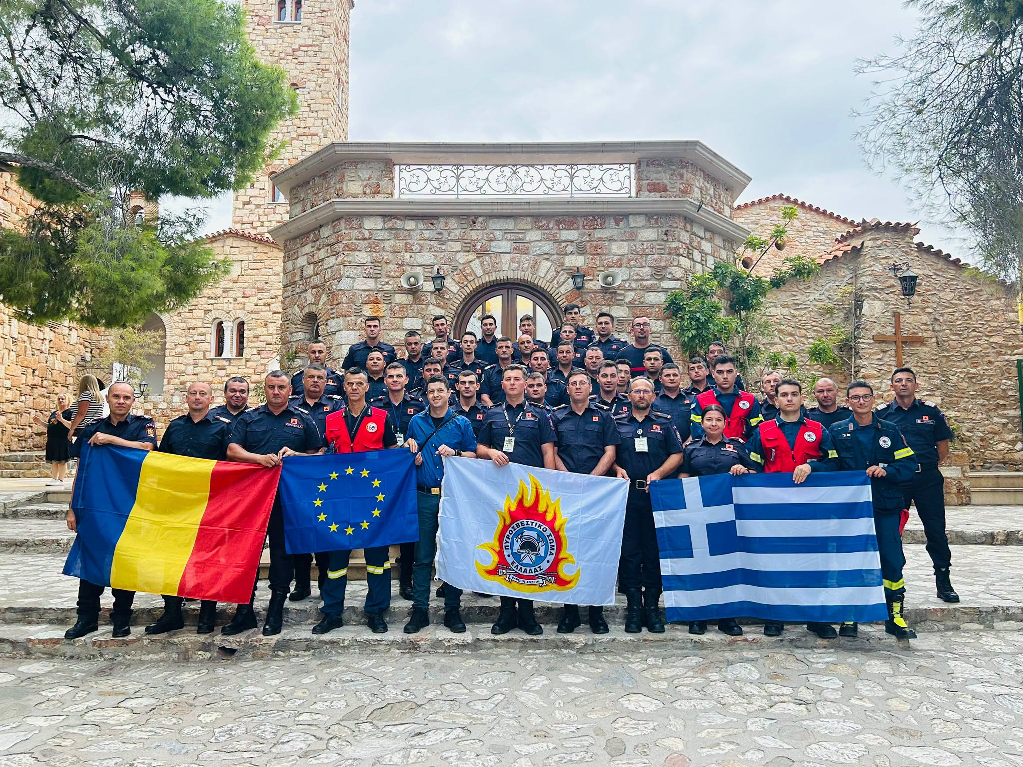 Pompierii clujeni, în prima linie în Grecia! Misiunea românilor trimiși să lupte cu incendiile se încheie: „Și-a îndeplinit misiunea cu responsabilitate”