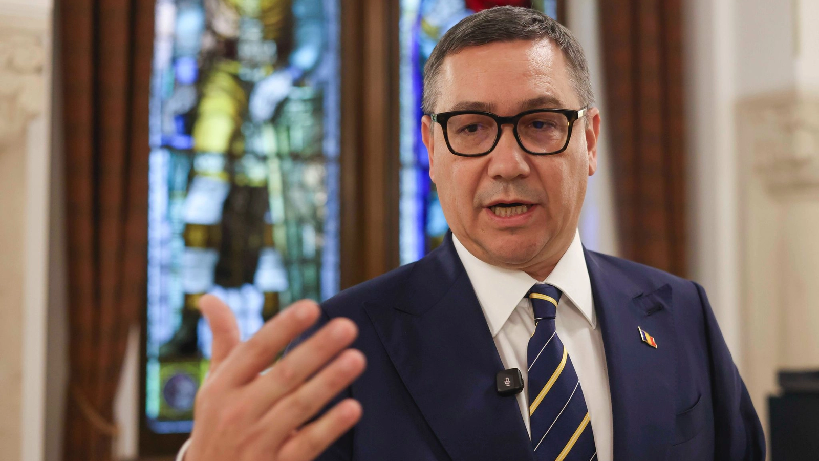 Victor Ponta se ia de Victor Negrescu: Ori ești masochist, ori ești vânzător ca useriștii, ori o faci intenționat, ca să crească AUR!