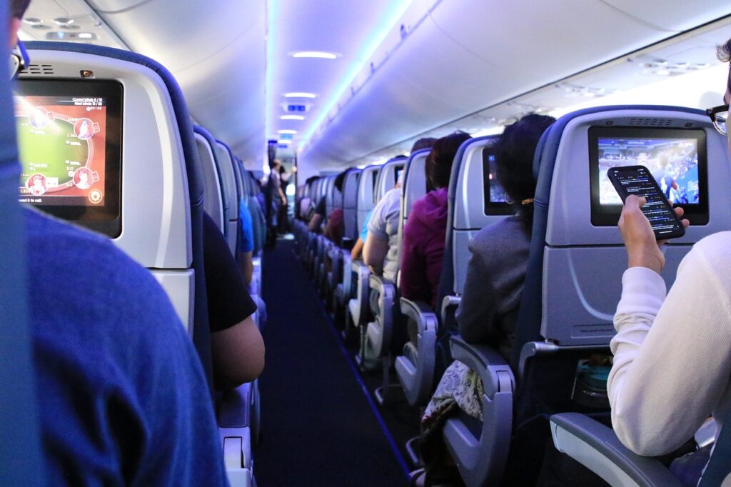 Cumpărarea unui bilet de avion online nu permite pasagerului acţionarea în justiţie de la locul de reşedinţă în caz de litigiu, a decis Curtea de Justiţie a Uniunii Europene
