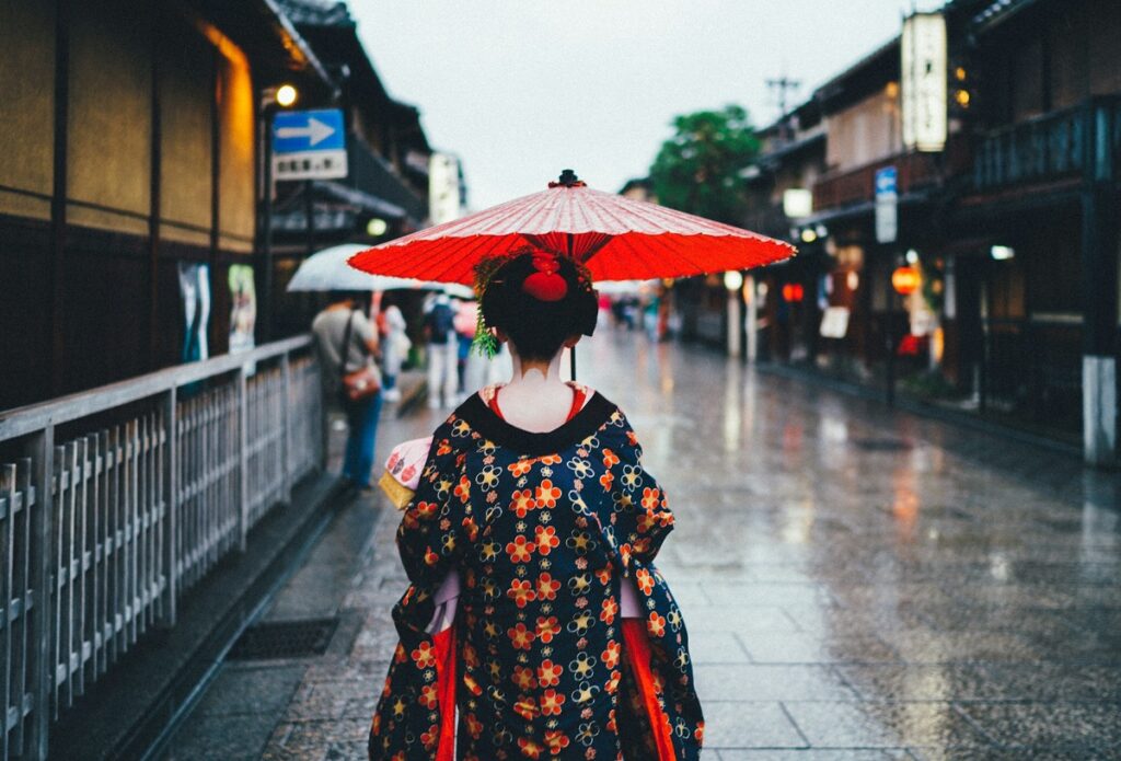 Japonia ia în considerare incriminarea clienţilor prostituatelor