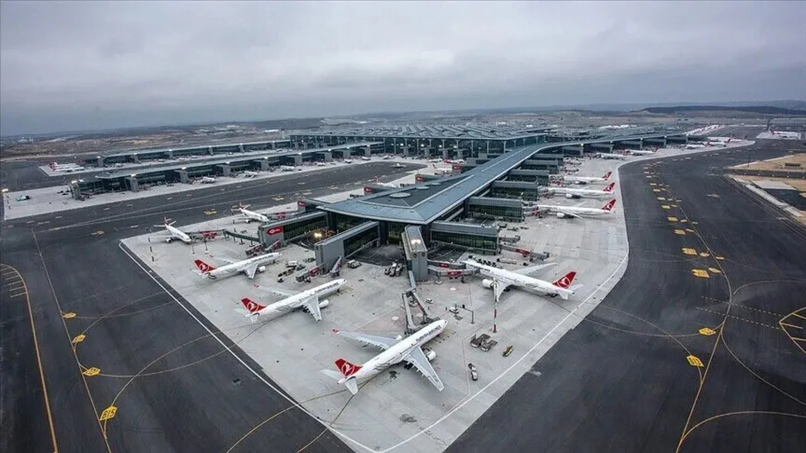 VIDEO Mișcări tectonice în aviație: regiunea Asia-Pacific domină domeniul / Aeroportul din Istanbul devine cel mai conectat hub din lume