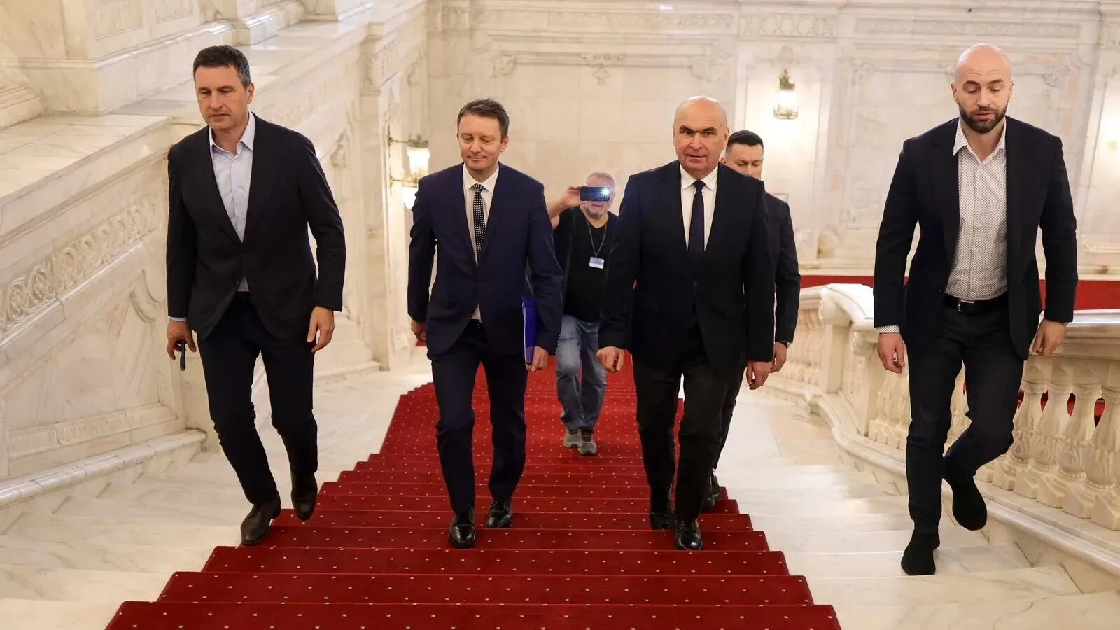 Primele decizii luate de Siegfried Mureșan împreună cu liderii PNL+USR+UDMR, după ce a acceptat nominalizarea de premier