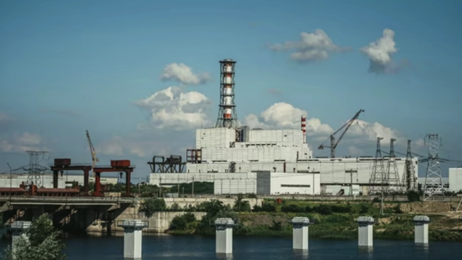 VIDEO Incident periculos la centrala nucleară Kursk: O dronă a lovit un turn de răcire. Reacția AIEA