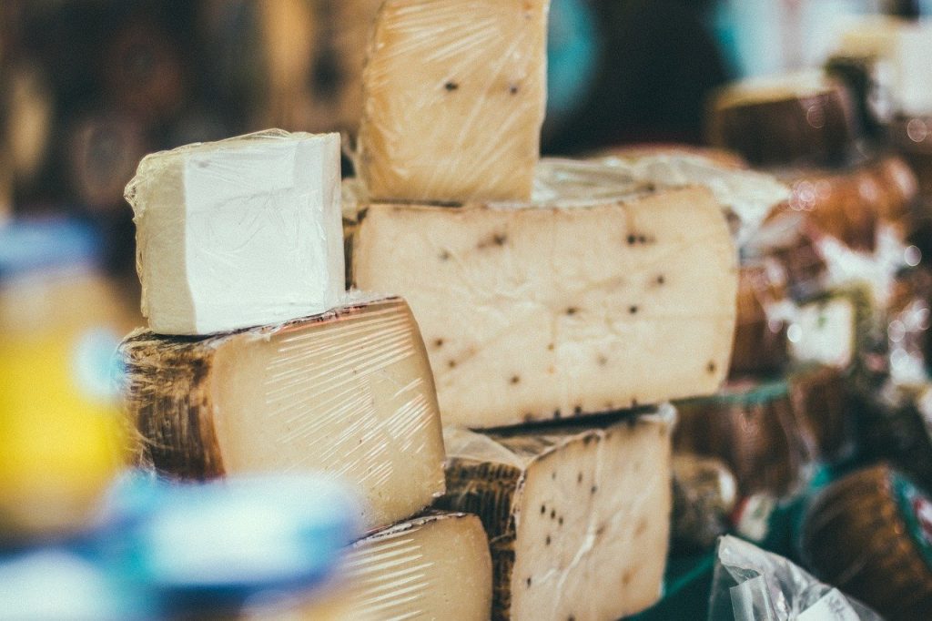 Festivalul Brânzei de Casă din Bulgaria: Rețete tradiționale din Balcani și celebra „brânză verde”, celebrate la Cherni Vit