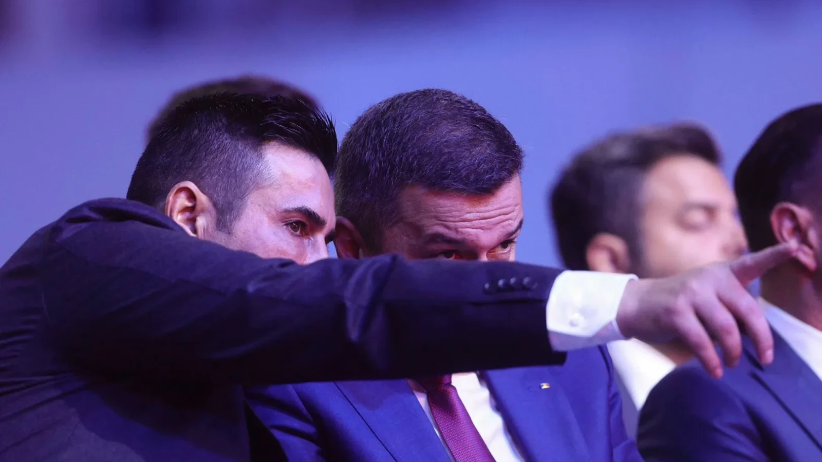 Sondaj lansat de Claudiu Manda înaintea discuțiilor cu Siegfried Mureșan