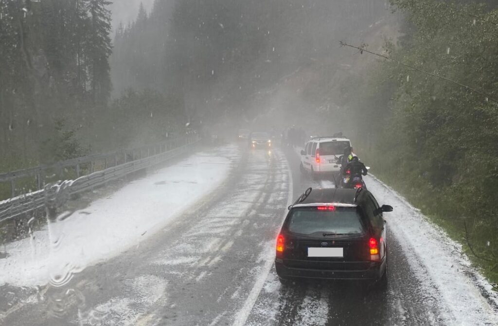 Se schimbă programul de circulație pe Transalpina din cauza condițiilor meteo