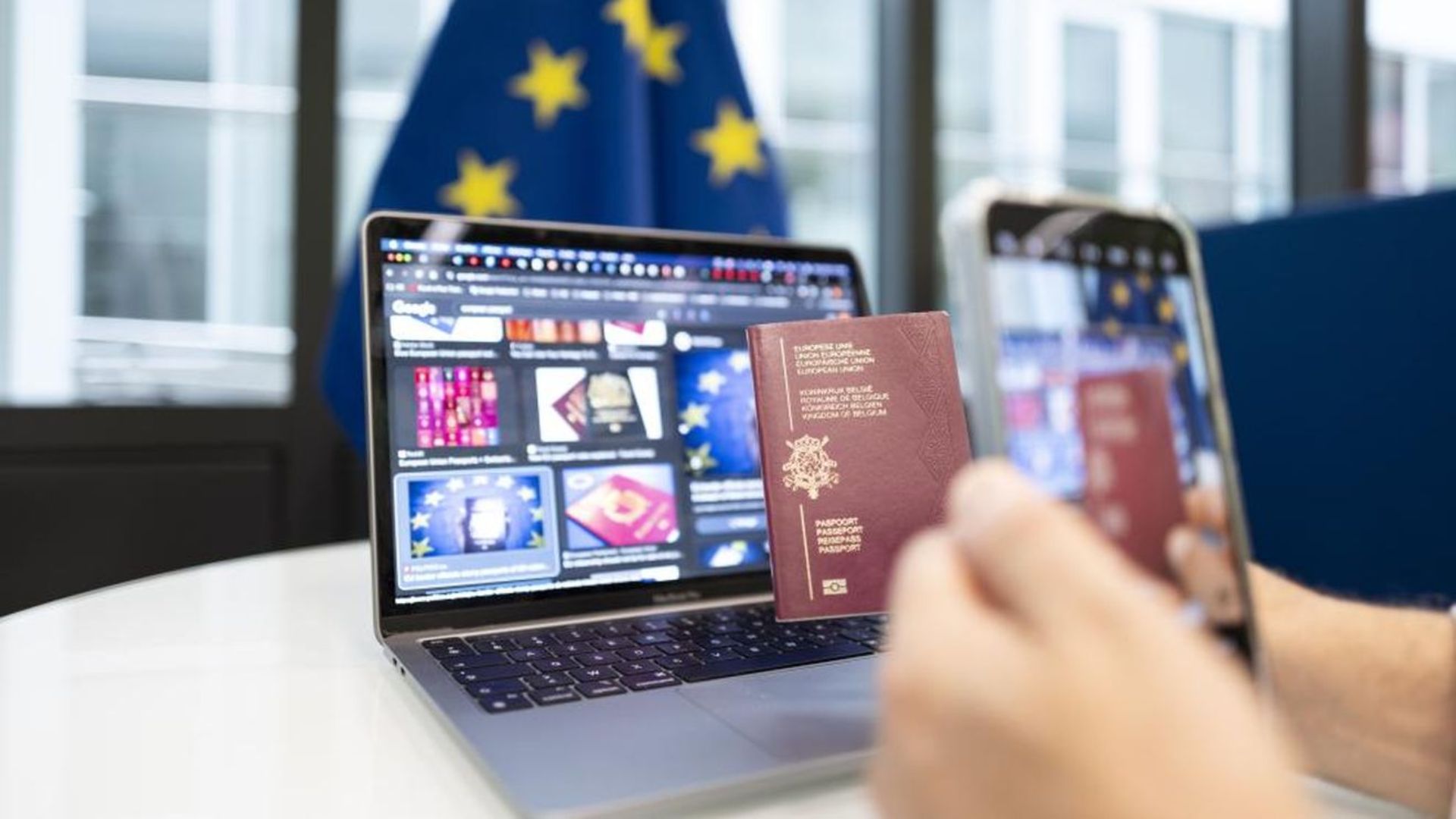 Studenții UBB Cluj, printre primii care beneficiază de identități digitale europene! Permisul de bibliotecă poate fi obținut complet online, de pe telefon