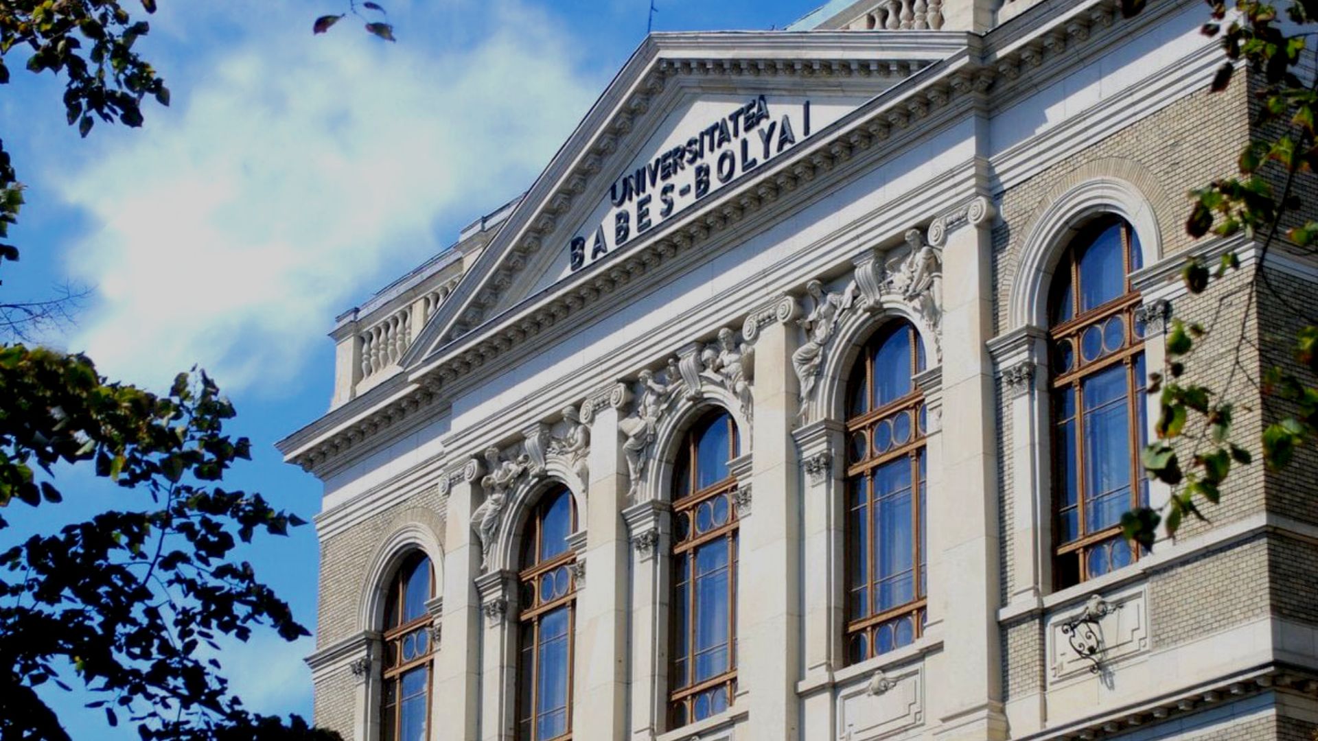 UBB Cluj dă startul anului universitar 2026-2027! „Gaudeamus”, mesaje internaționale și „Oda Bucuriei” în cinci limbi, la ceremonia de luni
