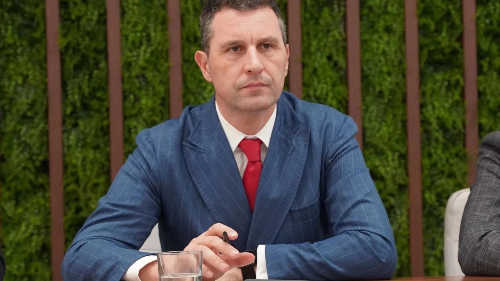 Tanczos Barna a vorbit de o nouă nominalizare de premier, chiar la lansarea programului Guvernului Mureșan