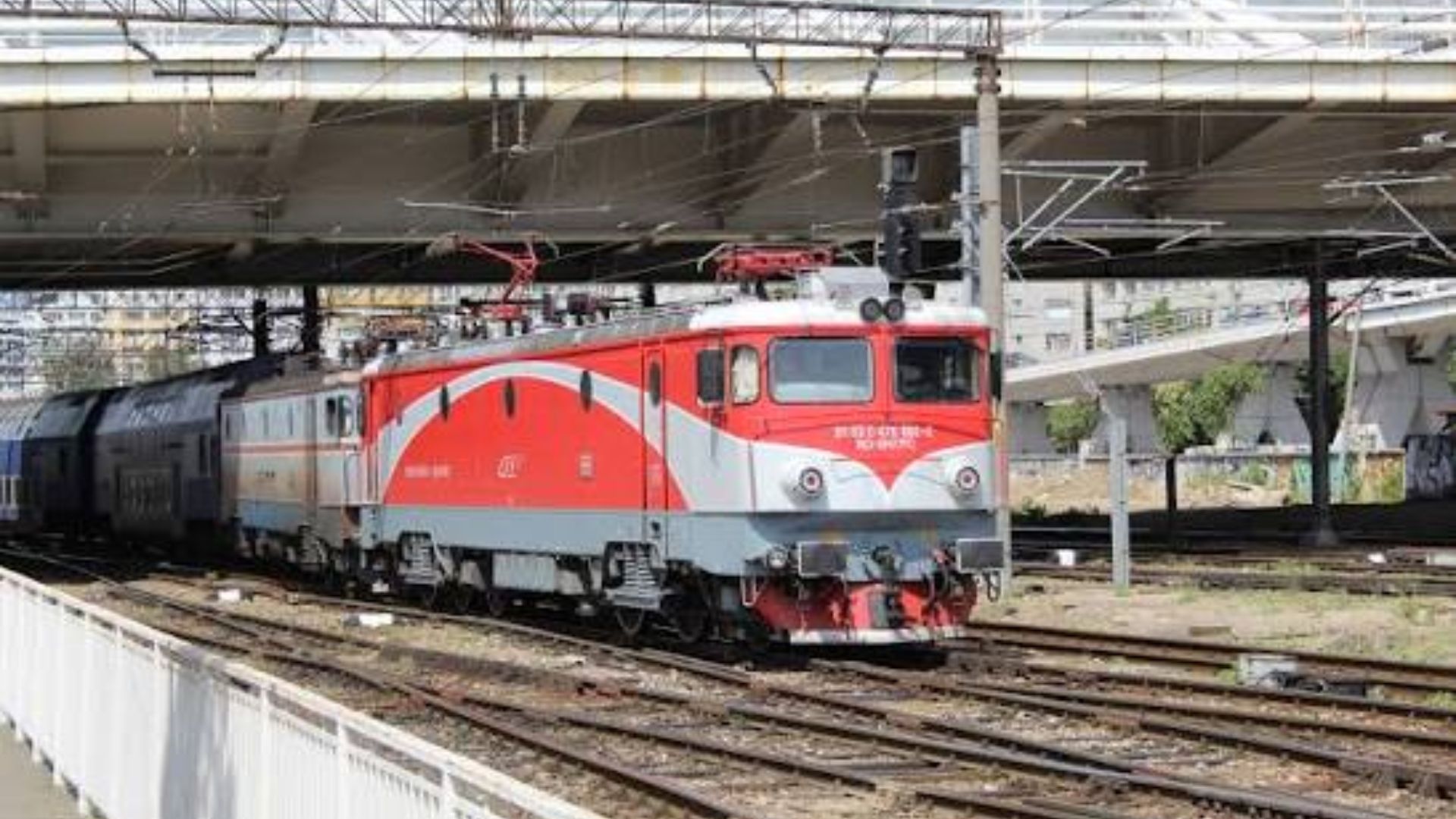 Modificări importante pentru trenurile de călători din cauza lucrărilor din Târgu Jiu: Mai multe trenuri spre Cluj vor fi anulate sau vor avea transbordări