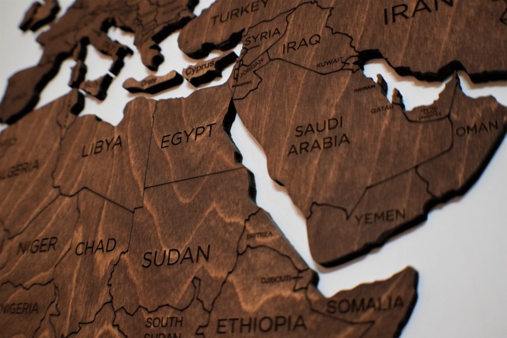 Masacru în Africa de Sud: 17 oameni au murit într-un atac armat cu AK-47, într-un oraș de lângă Johannesburg / Alte 10 persoane au fost ucise într-un atac separat din Cape Town