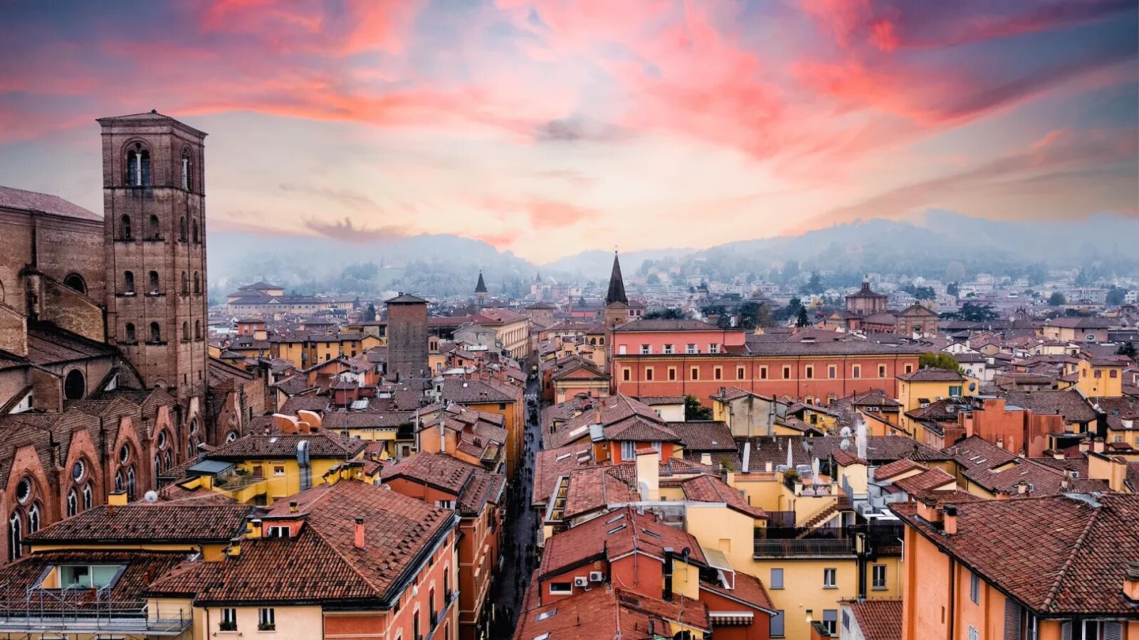 Războiul găleților cu apă în Roma: Cum luptă o pensionară de 74 de ani cu turiștii gălăgioși din Trastevere