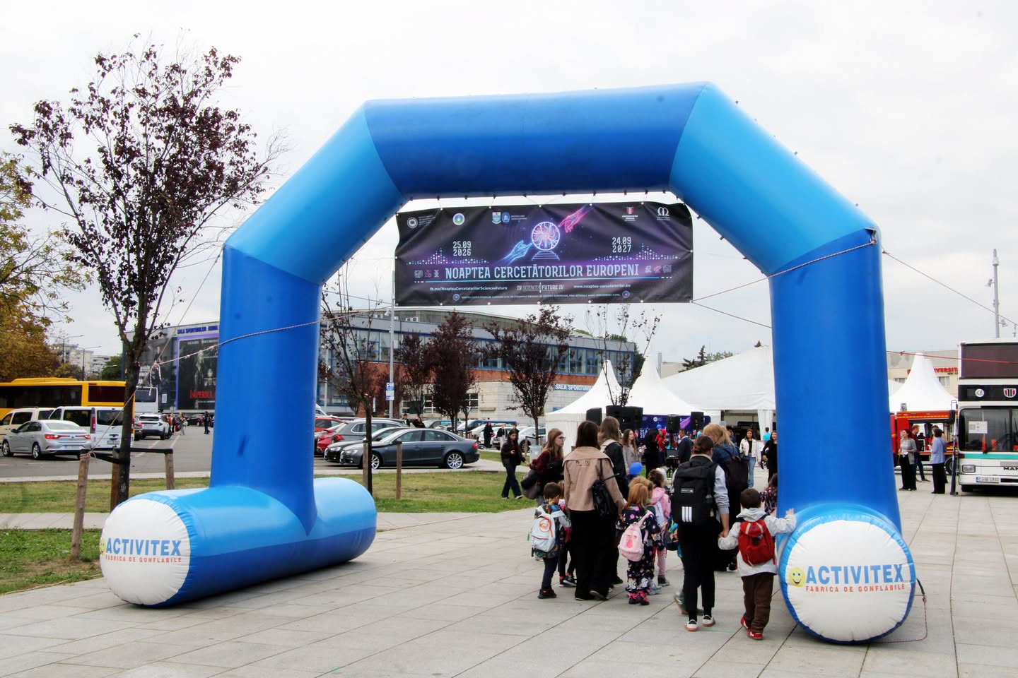 Roboți autonomi, realitate virtuală și experimente spectaculoase la Cluj! Ce au scos cercetătorii UTCN din laboratoare la Noaptea Cercetătorilor Europen