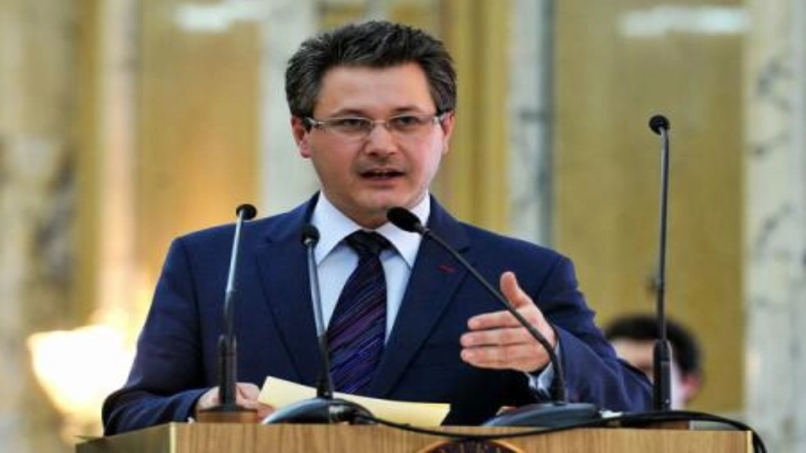 Revolta rectorului Politehnica București, la început de an universitar / Mihnea Costoiu: De doi ani, şcoala a fost împinsă pe scări ca şi ruda săracă. 2026 a fost cel mai greu an / VIDEO