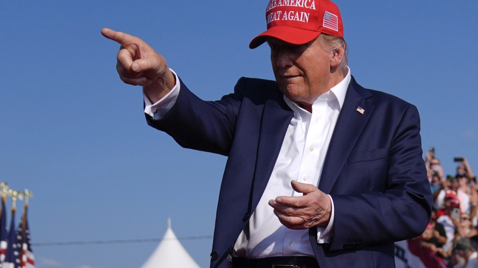 „Escroc și mincinos” - Doi importanți susținători MAGA se întorc împotriva lui Donald Trump