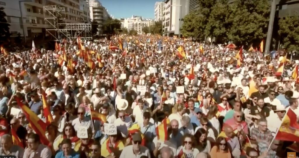 Femeia de 87 de ani cu dizabilități, a cărei evacuare a declanșat un protest masiv în Madrid, se poate întoarce acasă / Va plăti o chirie similară cu cea actuală în baza unui nou contract